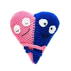Abraço do coração bicolor em amigurumi - Artesanato e Personalizados