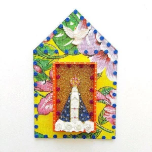 Capelinha de Madeira e Chita "N. S. Aparecida" - Artesanato e Personalizados