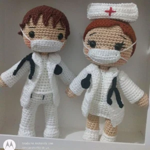 Amigurumi Profissões - Enfermeira ou Enfermeiro - Artesanato e Personalizados