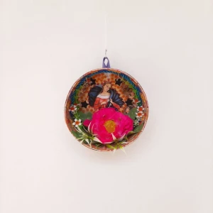 Relicário Redondo N. S. Desatadora de Nós - Artesanato e Personalizados