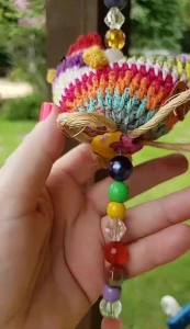 Pingente Decorativo Galinhas Coloridas em Crochê Superluxo - Artesanato e Personalizados