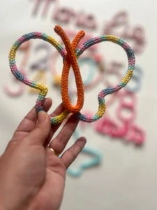 Kit Mêsversário 02 Borboletas + Nome em Tricotin - Artesanato e Personalizados