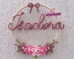 Porta Maternidade Macramê com Flores - Artesanato e Personalizados