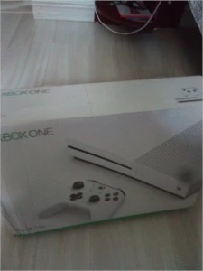 Xbox one S 500gb+2 jogos