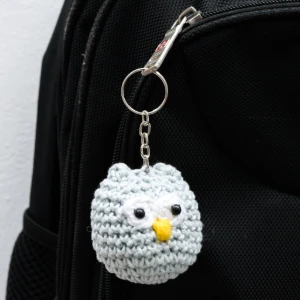 Chaveiro Coruja Cinza em Amigurumi - Artesanato e Personalizados