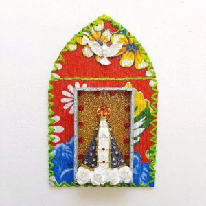Capelinha de Chita Bordada "N. S. Aparecida" - Artesanato e Personalizados