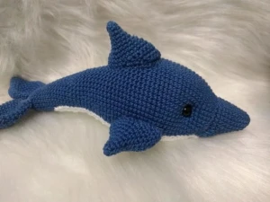 Amigurumi Golfinho feito de crochê - Artesanato e Personalizados