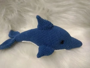 Amigurumi Golfinho feito de crochê - Artesanato e Personalizados