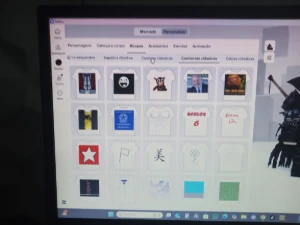 Conta com muitas skin e upada Campo batalha de herois - Roblox