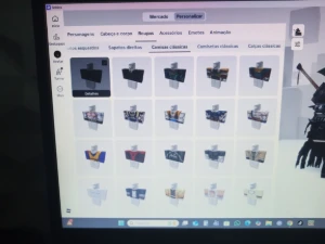 Conta com muitas skin e upada Campo batalha de herois - Roblox