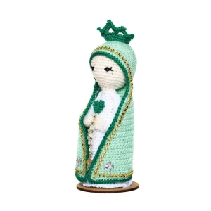 Nossa Senhora em Amigurumi com Manto Verde Água - Artesanato e Personalizados