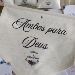 Par de Flâmulas Personalizadas para Cadeiras - Artesanato e Personalizados
