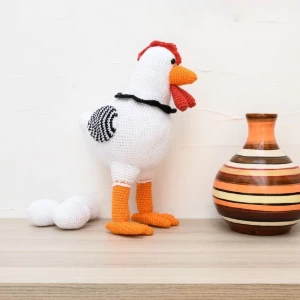 Galinha com Ovos Decorativos em Amigurumi - Artesanato e Personalizados