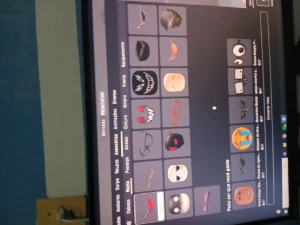 Conta de Roblox com itens raros