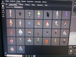 Conta de Roblox com itens raros