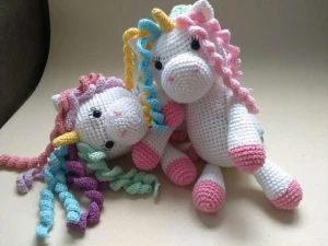 Amigurumi Unicórnio Fofo - Artesanato e Personalizados