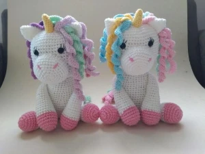 Amigurumi Unicórnio Fofo - Artesanato e Personalizados