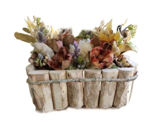 Jardineira Rústica com Flores Desidratadas - Artesanato e Personalizados