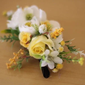 Presilha de Cabelo com Flores Artesanais