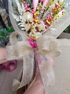 Buque para presente com flores desidratadas - Artesanato e Personalizados