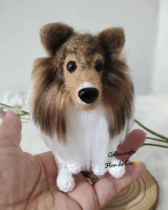 Miniatura Pastor Shetland- Amigurumi de Crochê com Feltragem - Artesanato e Personalizados