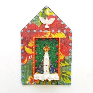 Capelinha de Madeira e Chita "N. S. Aparecida" - Artesanato e Personalizados