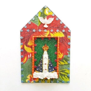 Capelinha de Madeira e Chita "N. S. Aparecida" - Artesanato e Personalizados