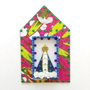 Capelinha de Madeira e Chita "N. S. Aparecida" - Artesanato e Personalizados