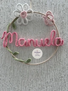Guirlanda Jardim margarida e borboleta em Tricotin - Artesanato e Personalizados