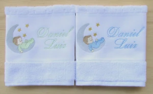 Toalha de Boca Personalizada Bebê na Lua - Artesanato e Personalizados