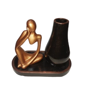 Escultura Contemplação com vaso e bandeja em gesso - Artesanato e Personalizados