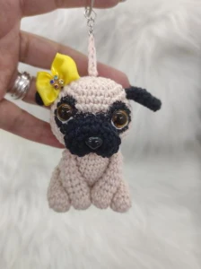 Mini Pug De Crochê - Chaveiro - Artesanato e Personalizados