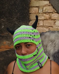 Balaclava monstrinho - Artesanato e Personalizados