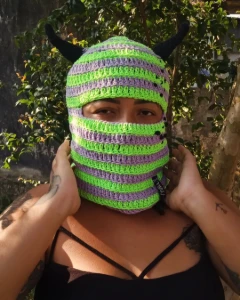 Balaclava monstrinho - Artesanato e Personalizados