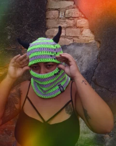Balaclava monstrinho - Artesanato e Personalizados