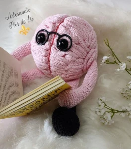Amigurumi Cérebro - Artesanato e Personalizados