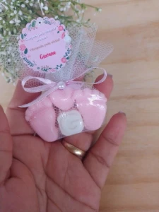 80 Pares de Pezinhos com Coração e Inicial - Artesanato e Personalizados