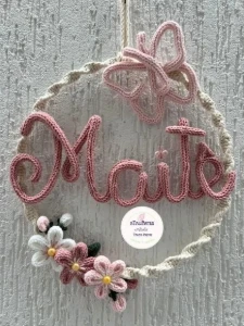 Porta Maternidade Borboleta e Flores em Macramê - Artesanato e Personalizados