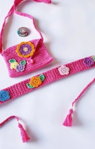 Kit Bolsinha e Cinto Infantil em Crochê - Artesanato e Personalizados